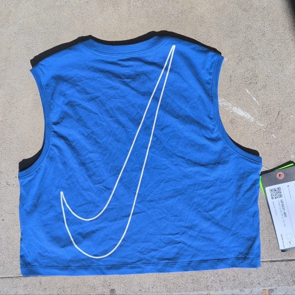 Nike sportswear Women's Blue Sleeveless Crop Top size S